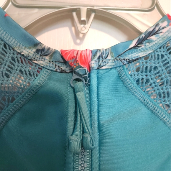 Girls tropical swimsuit - 10/12 - Picture 3 of 5